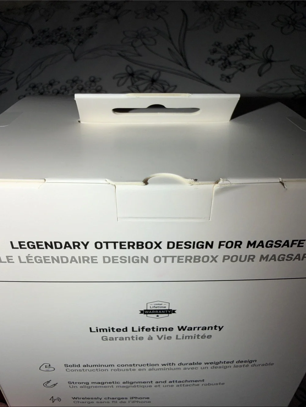 OtterBox White MagSafe Charging Stand